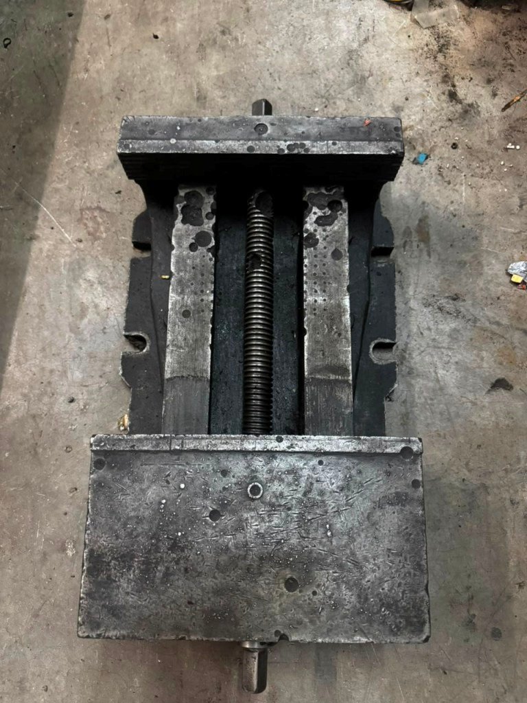 Heavy Duty Vice 300mm - Image 2