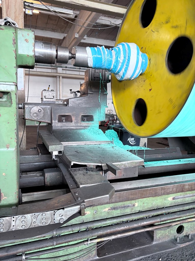 Heavy Lathe Machine 8000 x 2000mm - Image 4