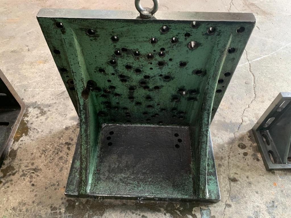 Angle Plate 650 x 400 x 630mm - Image 3