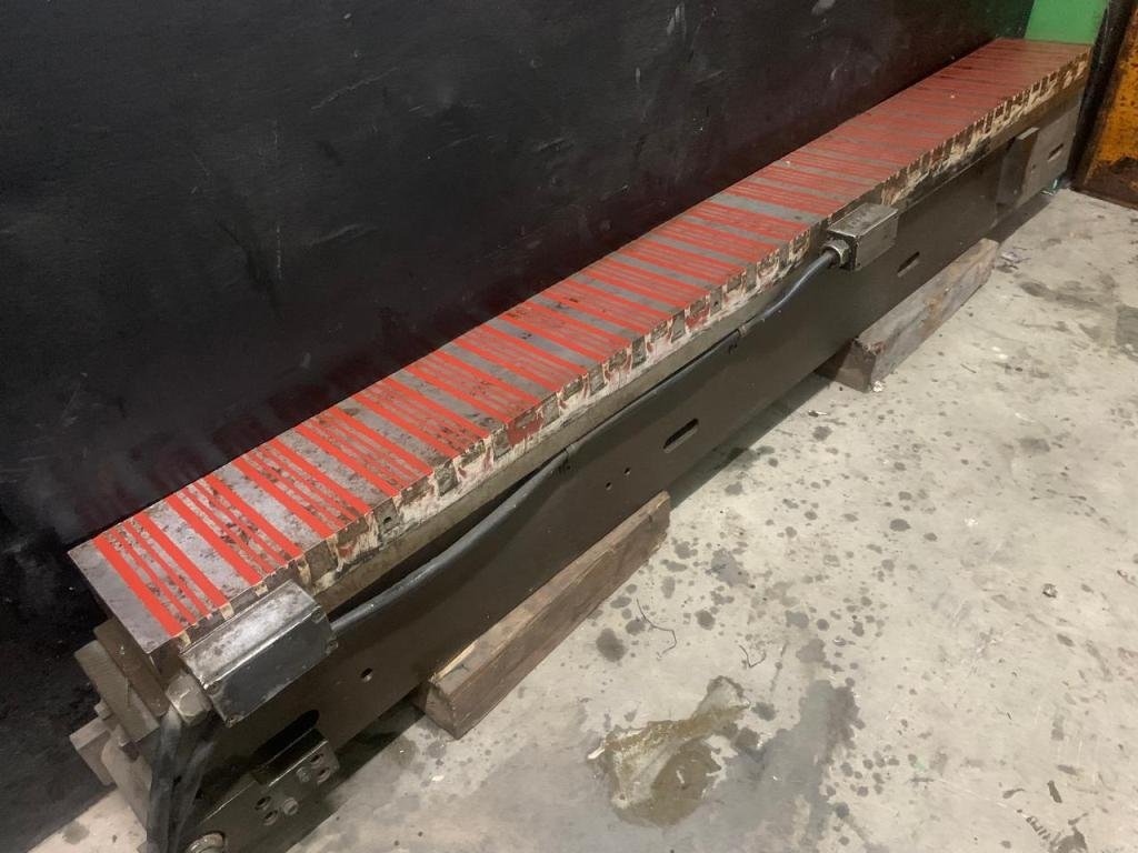 Electro Magnetic Table2 1600 x 150mm - Image 3